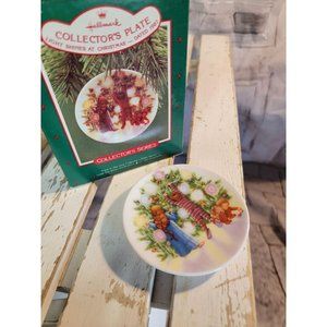 Hallmark collectors plate light shines‎ at Christma